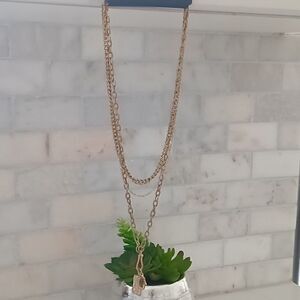 Universal thread necklace  